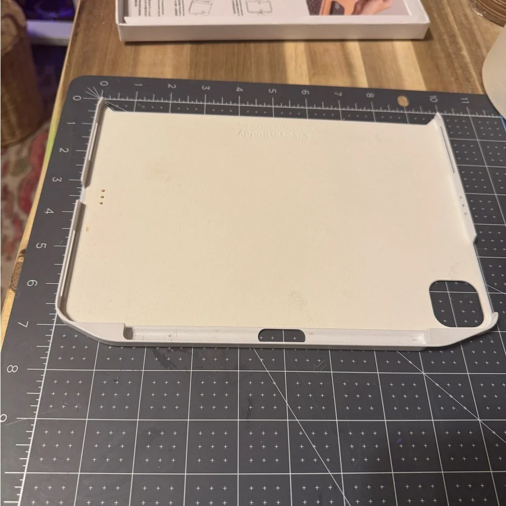 SwitchEasy CoverBuddy iPad Case - White